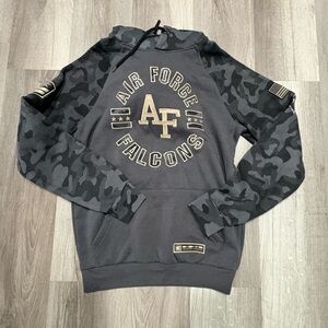 Colosseum Black and Gray Camouflage Men's Sweater